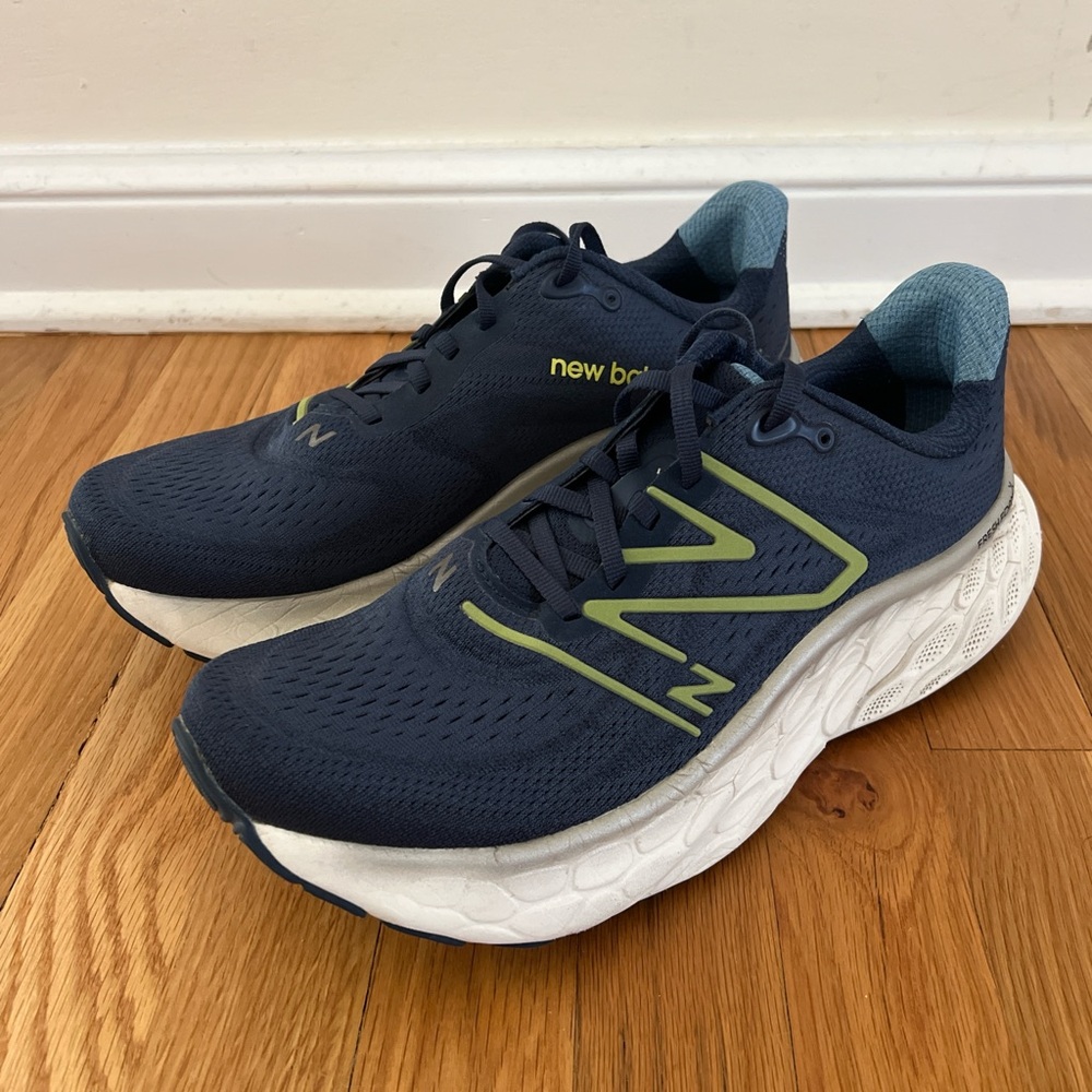 New Balance Fresh Foam x More V4 / size: 10.5 mens
